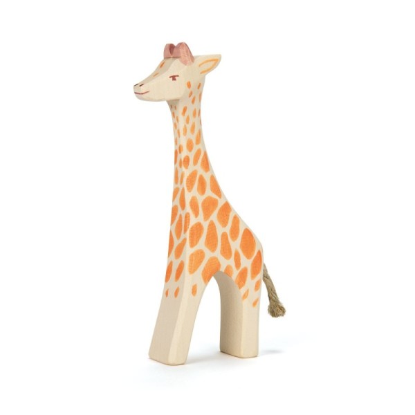 Giraffe groß stehend