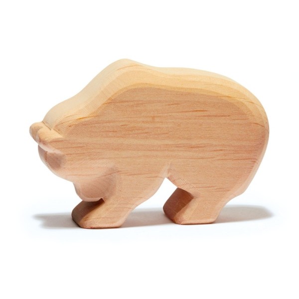 Orso in legno naturale che corre