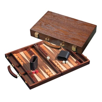 Backgammon Syros, medio