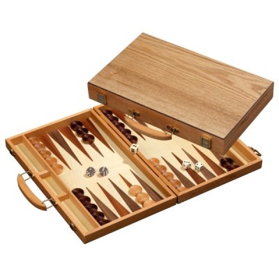 Backgammon Creta, medio