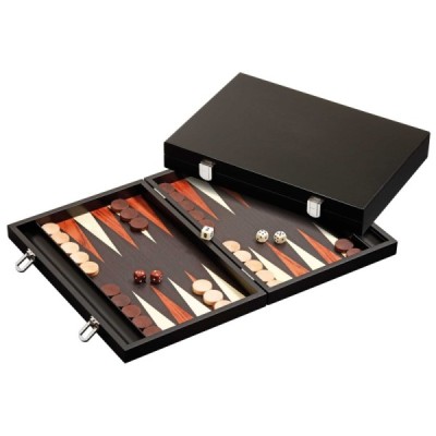 Backgammon Milos, medio